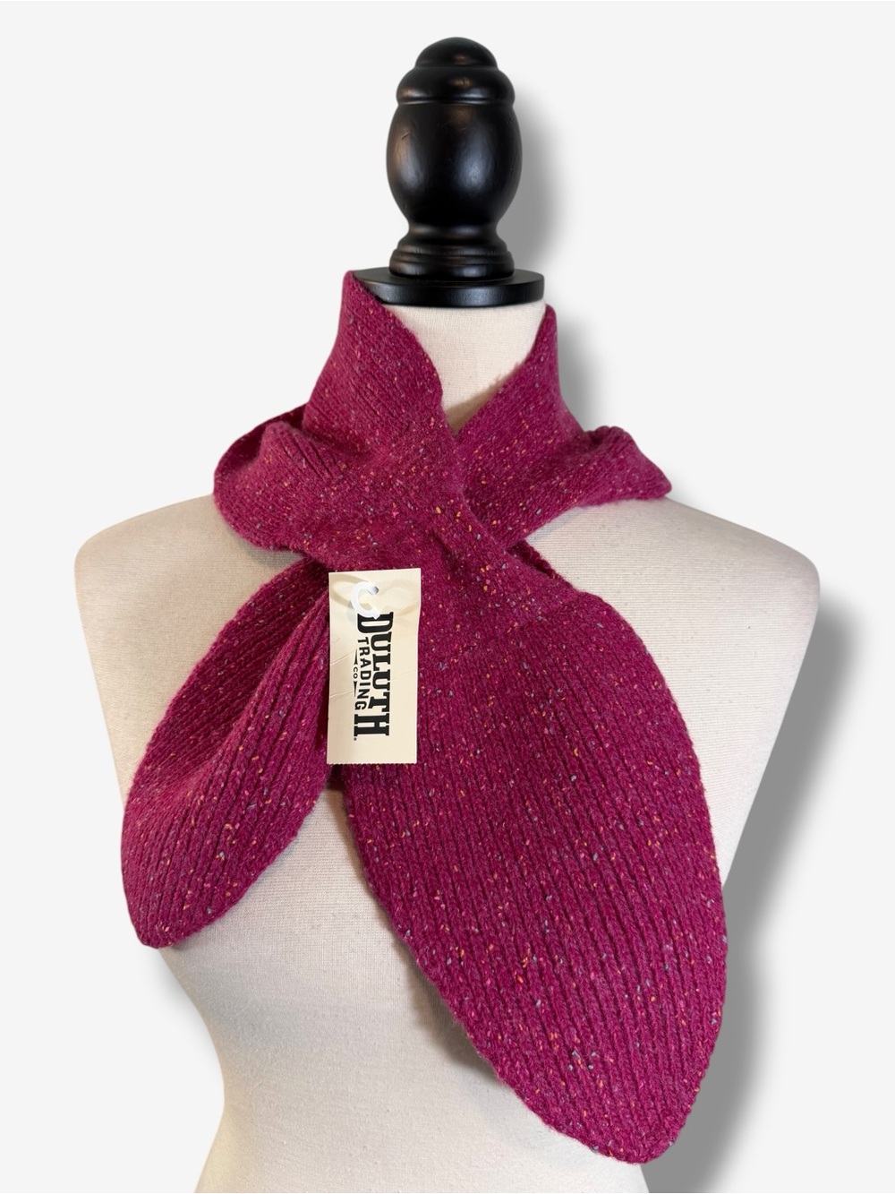 Duluth Trading NWT Lambswool Pull Through Neck Scarf Magenta Donegal